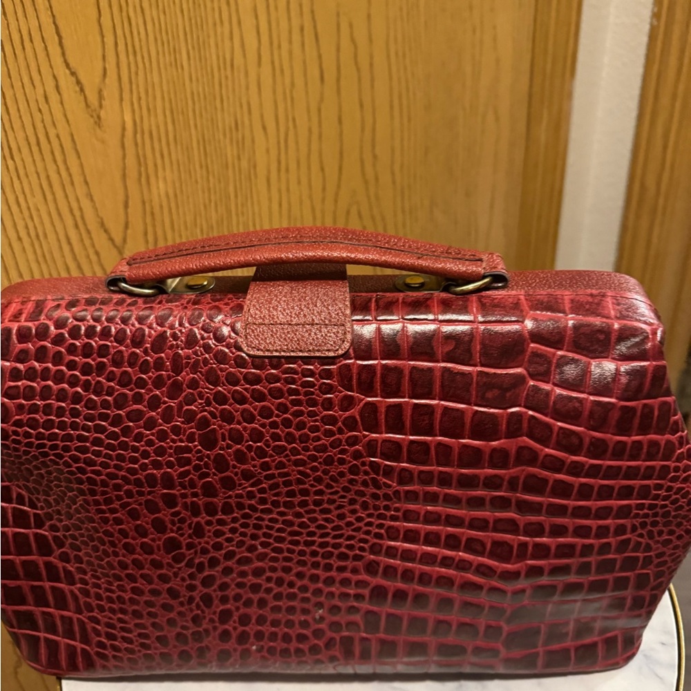 Chic Red Crocodile Pattern Cosmetic Bag - image 6